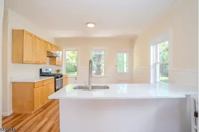 55 Thompson St, Raritan, NJ 08869 - Photo 8