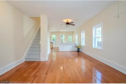 55 Thompson St, Raritan, NJ 08869 - Photo 4