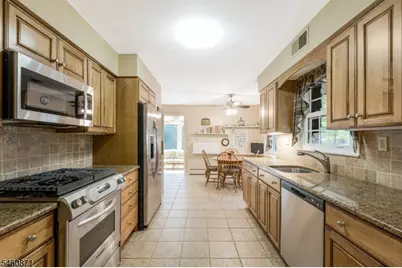 961 Sunset Rdg, Bridgewater, NJ 08807 - Photo 8