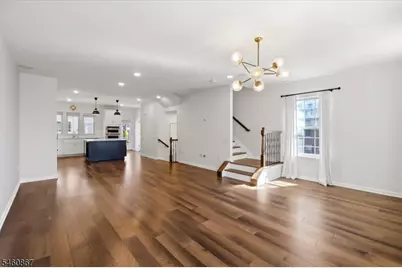 17 Cortland Ct, Livingston, NJ 07039 - Photo 8