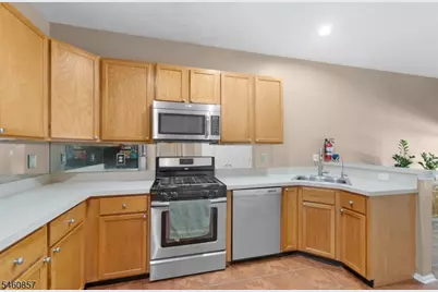 111 Cardigan Ct, Parsippany, NJ 07054 - Photo 10