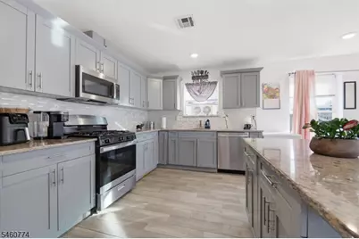 28 Hanford St, Newark, NJ 07114 - Photo 6