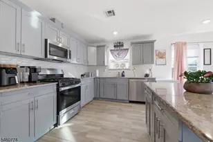 28 Hanford St, Newark, NJ 07114 - Photo 6