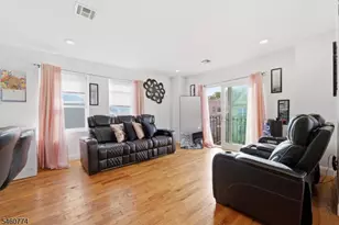 28 Hanford St, Newark, NJ 07114 - Photo 8