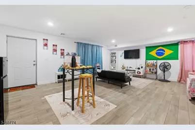 28 Hanford St, Newark, NJ 07114 - Photo 32