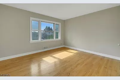 18 Plymouth Ct, Bloomfield, NJ 07003 - Photo 12