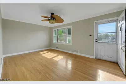 18 Plymouth Ct, Bloomfield, NJ 07003 - Photo 4