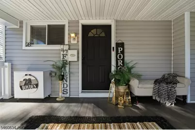 28 Boyden St, East Orange, NJ 07017 - Photo 8