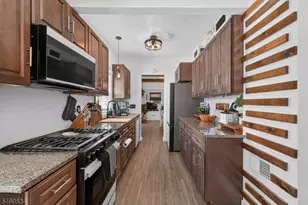 28 Boyden St, East Orange, NJ 07017 - Photo 18