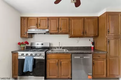 418 Lincoln Park, Cranford Township, NJ 07016 - Photo 6