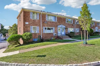 12 Wedgewood Dr #13, Verona, NJ 07044 - Photo 4