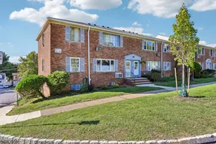 12 Wedgewood Dr, Verona, NJ 07044 - Photo 4