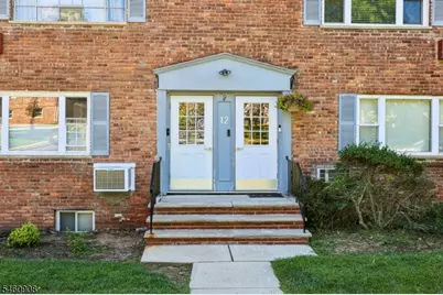 12 Wedgewood Dr #13, Verona, NJ 07044 - Photo 2