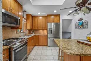 357 Foxwood Rd, Union Township, NJ 07083 - Photo 8