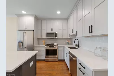 3316 John F Kennedy Blvd #404, Jersey City, NJ 07307 - Photo 8