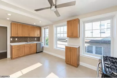 9 Vernon Ave #3, Newark, NJ 07108 - Photo 6