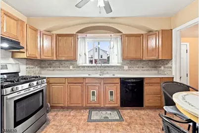 928 Beechwood Ct, Plainfield, NJ 07060 - Photo 10