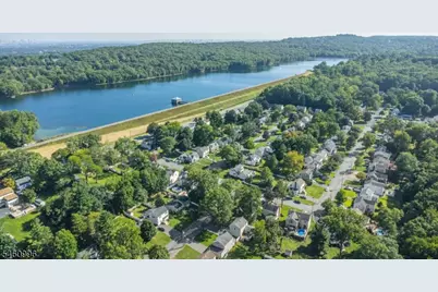 3 Woodlawn Ter, Cedar Grove, NJ 07009 - Photo 38