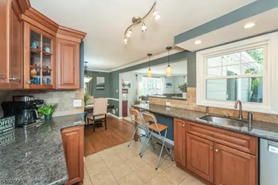 3 Woodlawn Ter, Cedar Grove, NJ 07009 - Photo 10