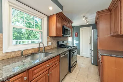3 Woodlawn Ter, Cedar Grove, NJ 07009 - Photo 8