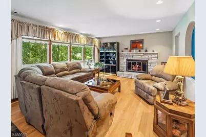 45 Sunset Rd, Bloomingdale, NJ 07403 - Photo 4