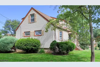 212 Stoughton Ave, Cranford Township, NJ 07016 - Photo 4