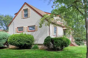 212 Stoughton Ave, Cranford Township, NJ 07016 - Photo 4