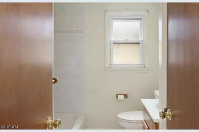 212 Stoughton Ave, Cranford Township, NJ 07016 - Photo 18