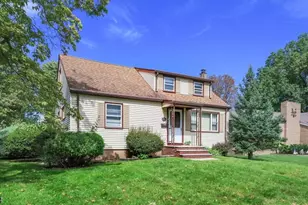 212 Stoughton Ave, Cranford Township, NJ 07016 - Photo 2