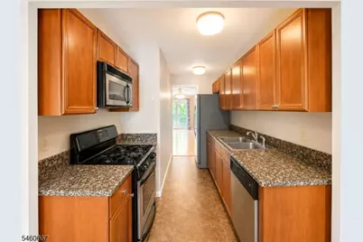 18 Mews Ln, South Orange, NJ 07079 - Photo 2