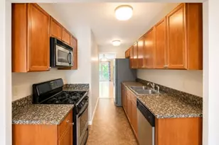 18 Mews Ln, South Orange, NJ 07079 - Photo 2