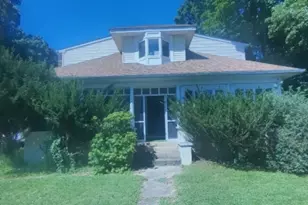 265 S Main St, Raritan Township, NJ 08822 - Photo 2