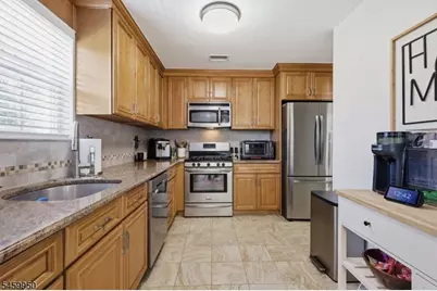 184 Vista Dr, Hanover Township, NJ 07927 - Photo 10