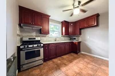 614 Mola Blvd, Elmwood Park, NJ 07407 - Photo 4