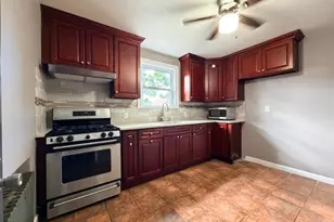 614 Mola Blvd, Elmwood Park, NJ 07407 - Photo 4