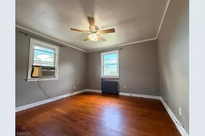 614 Mola Blvd, Elmwood Park, NJ 07407 - Photo 10