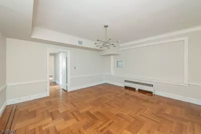 9 Vernon Ave #2, Newark, NJ 07108 - Photo 4