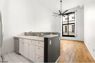 518-536 Gregory Ave #425, Weehawken, NJ 07086 - Photo 4