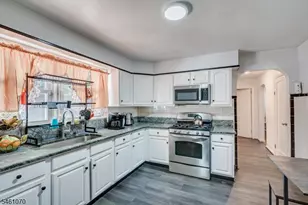 18 Union Pl, Irvington, NJ 07111 - Photo 6