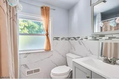 18 Union Pl, Irvington, NJ 07111 - Photo 8