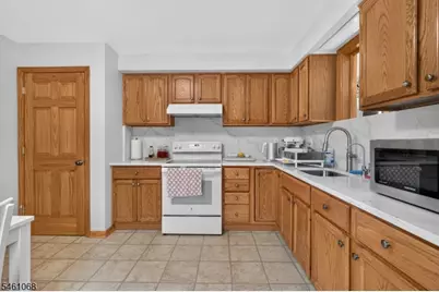 4 Howard Ave, Clifton, NJ 07013 - Photo 8