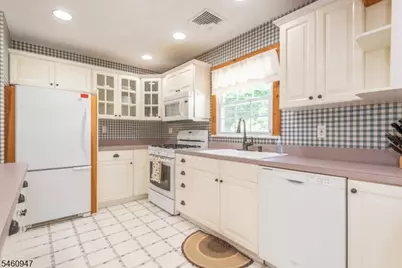 52 Channing Dr, Ringwood, NJ 07456 - Photo 8
