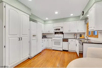41 Dexter Dr N, Bernards Township, NJ 07920 - Photo 4