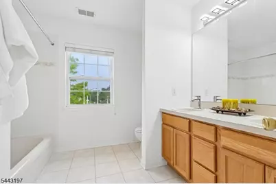 9 Rue Cezanne, Franklin Township, NJ 08873 - Photo 28
