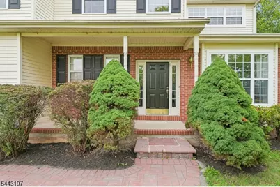 9 Rue Cezanne, Franklin Township, NJ 08873 - Photo 4