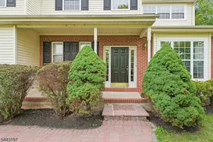 9 Rue Cezanne, Franklin Township, NJ 08873 - Photo 4