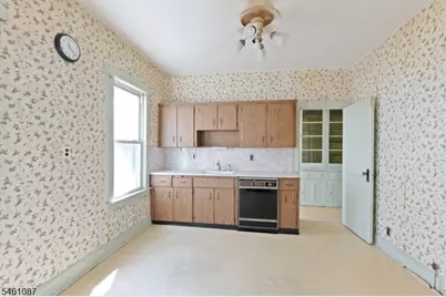 29 Luddington Ave, Clifton, NJ 07011 - Photo 10