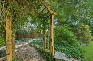1 Seneca Pl, Montclair, NJ 07043 - Photo 36