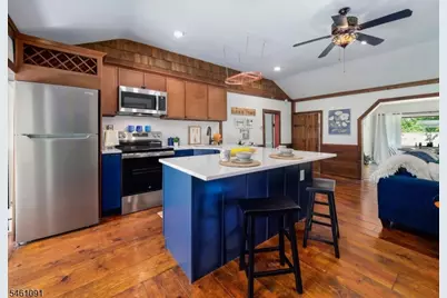 32 Laurel Dr, Jefferson Township, NJ 07438 - Photo 6