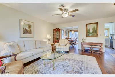 8 Adelphi Ct, Edison, NJ 08837 - Photo 6